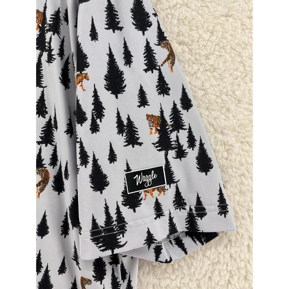 Waggle Polo Men’s Sz Large All Over Print Tiger In The Woods Shirt Golf Tennis - Picture 2 of 6